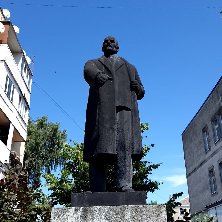 Памятник